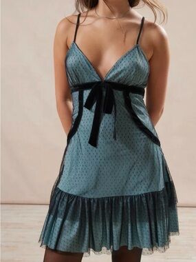Urban Outfitters Kimchi Blue Slip Dress with Black Velvet Trim Size L